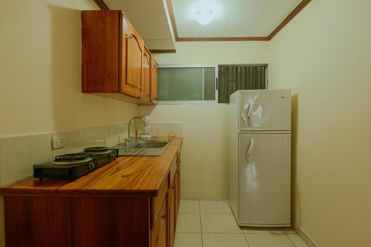 Quepos Inn ภายนอก รูปภาพ