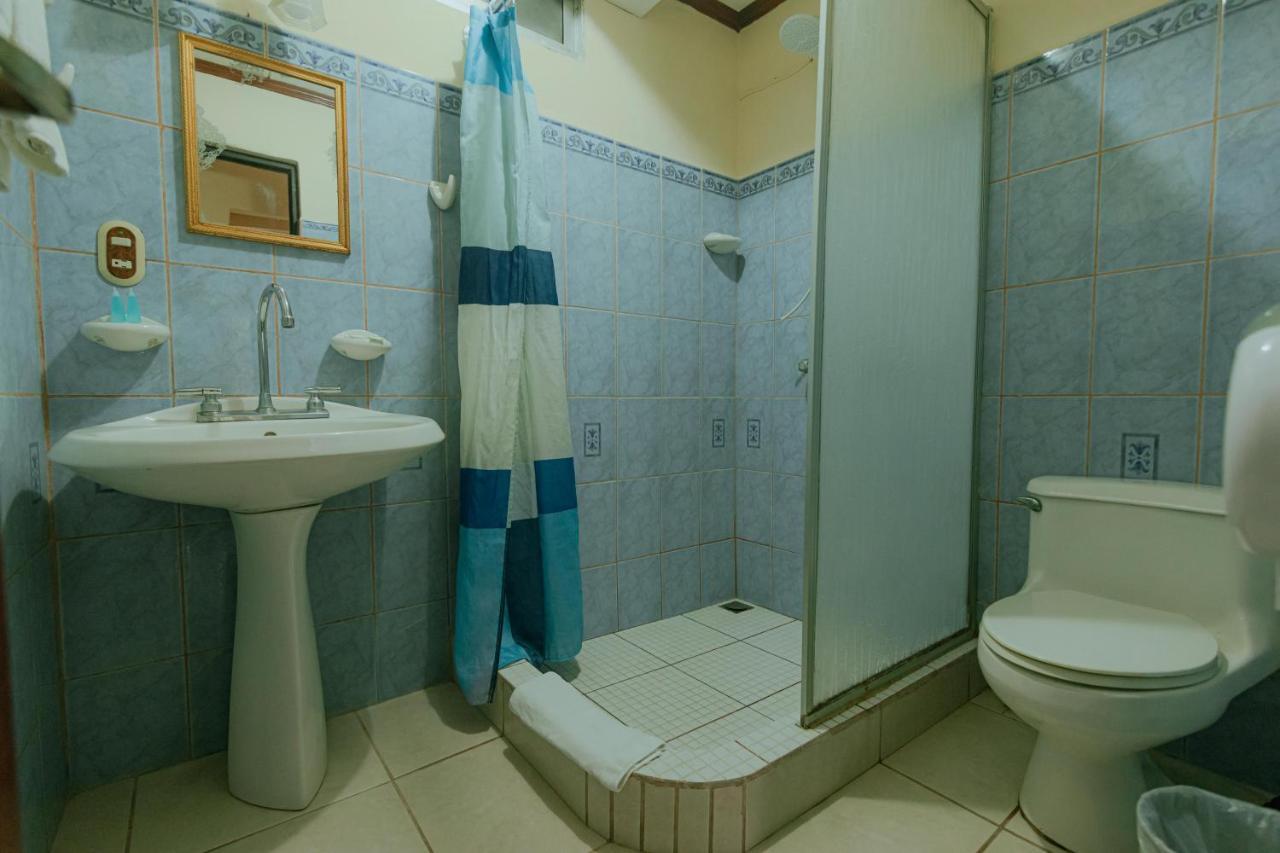 Quepos Inn ภายนอก รูปภาพ