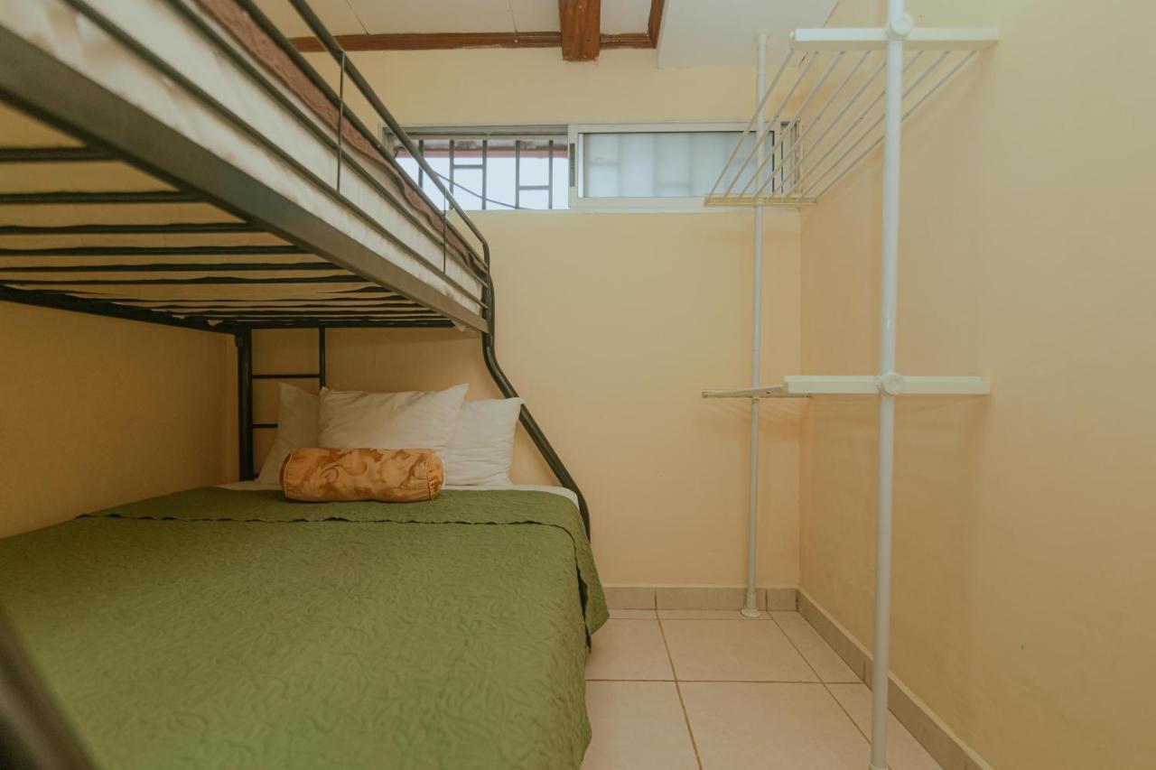 Quepos Inn ภายนอก รูปภาพ