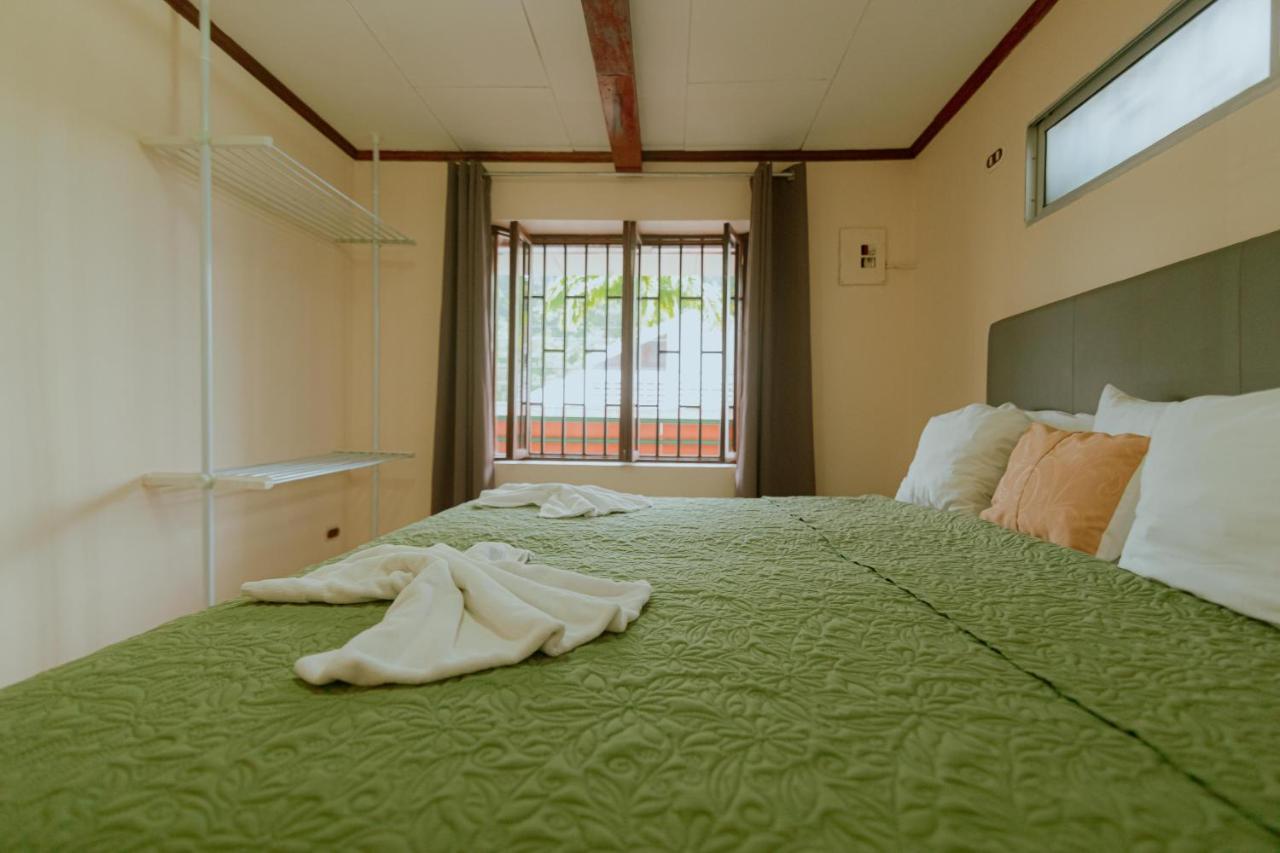Quepos Inn ภายนอก รูปภาพ