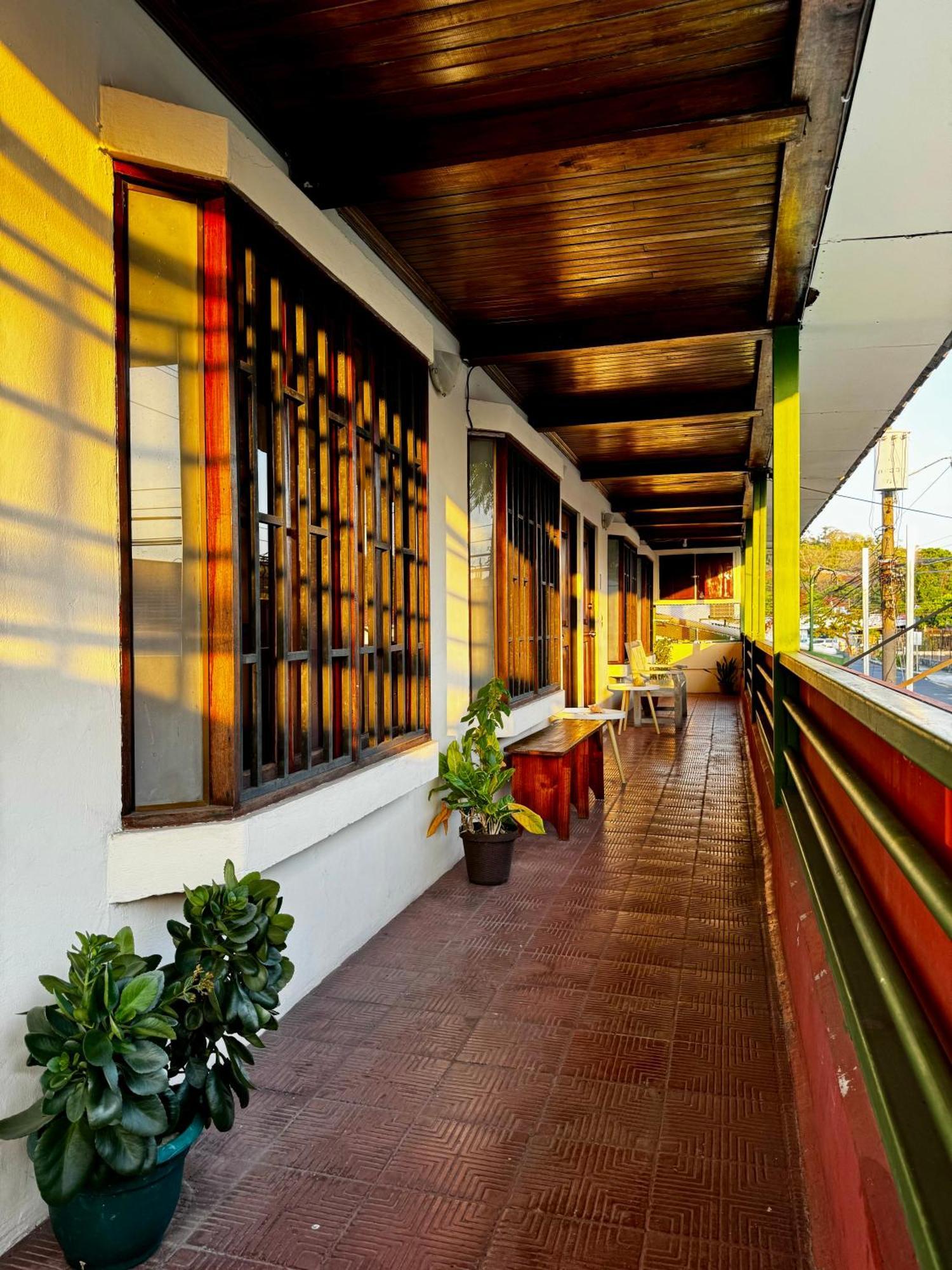 Quepos Inn ภายนอก รูปภาพ